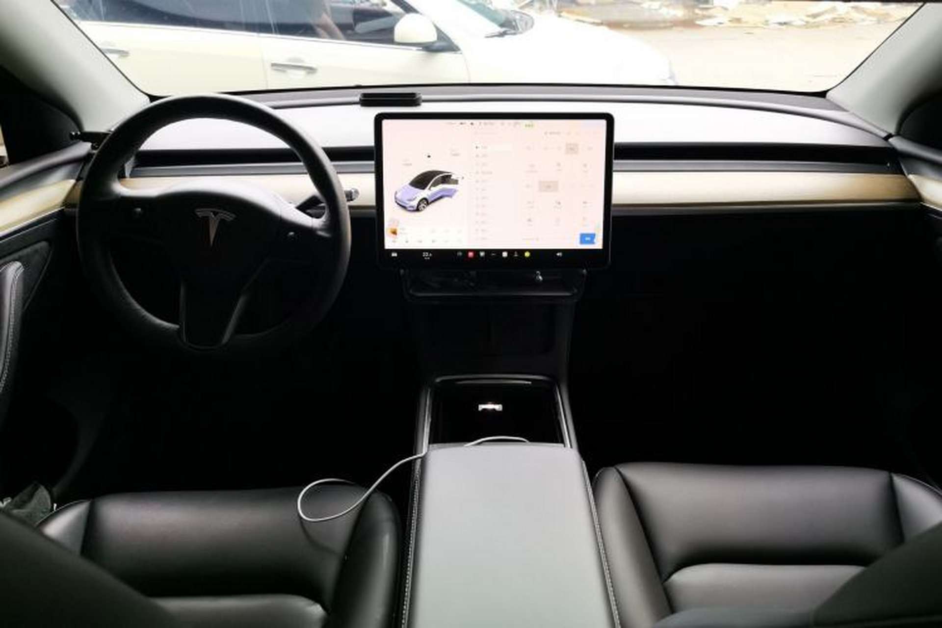 Used Tesla Model Y 2021 Long-Range All-Wheel-Drive Version Center Console