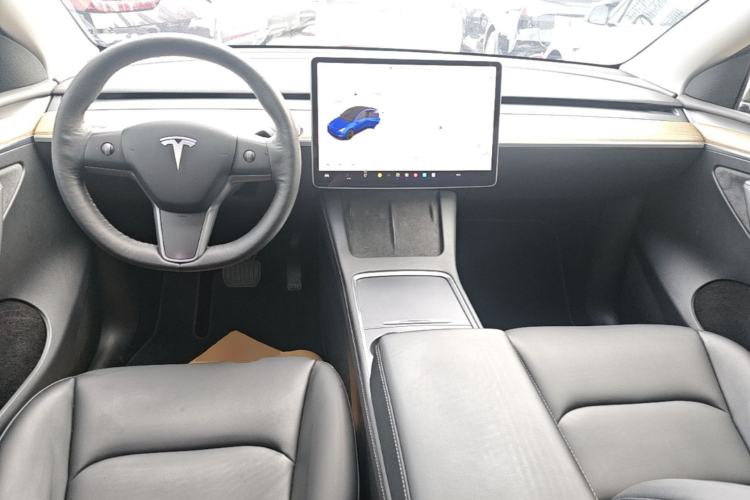 Used Tesla Model Y 2021 Long-Range All-Wheel-Drive Version 3D7 Center Console