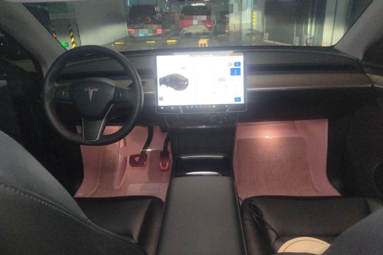 Used Tesla Model Y 2021 Long-Range All-Wheel-Drive Version Center Console