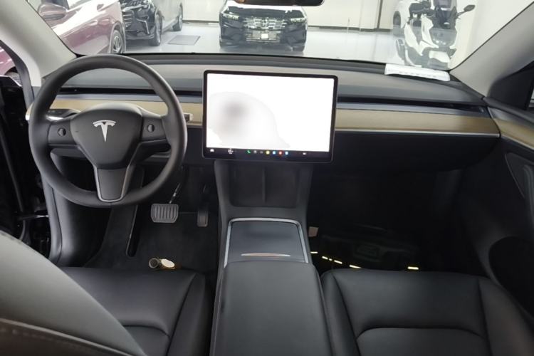 Used Tesla Model Y 2021 Standard Range Rear-Wheel Drive Version Center Console