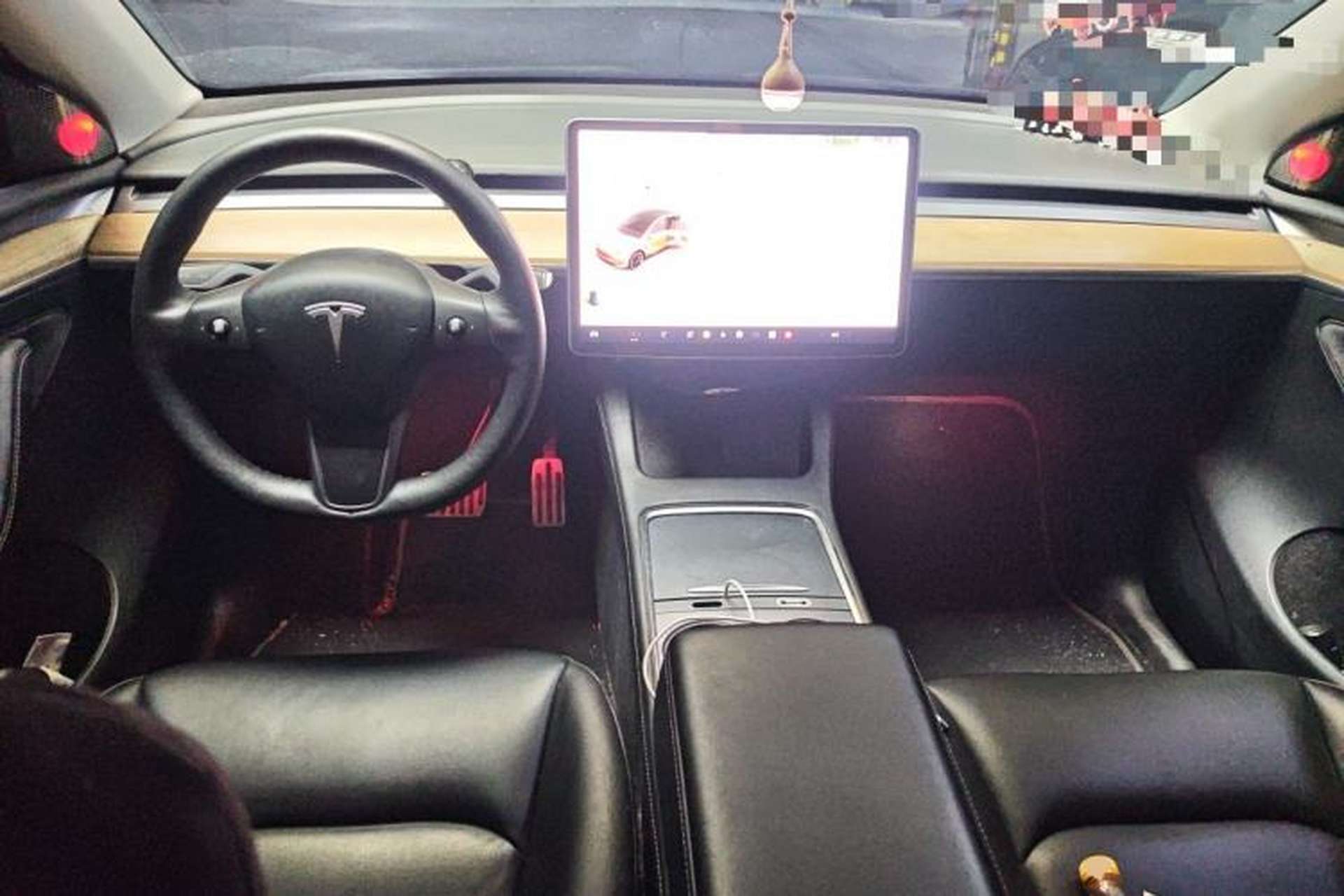 Used Tesla Model Y 2021 Long-Range All-Wheel-Drive Version 3D7 Center Console