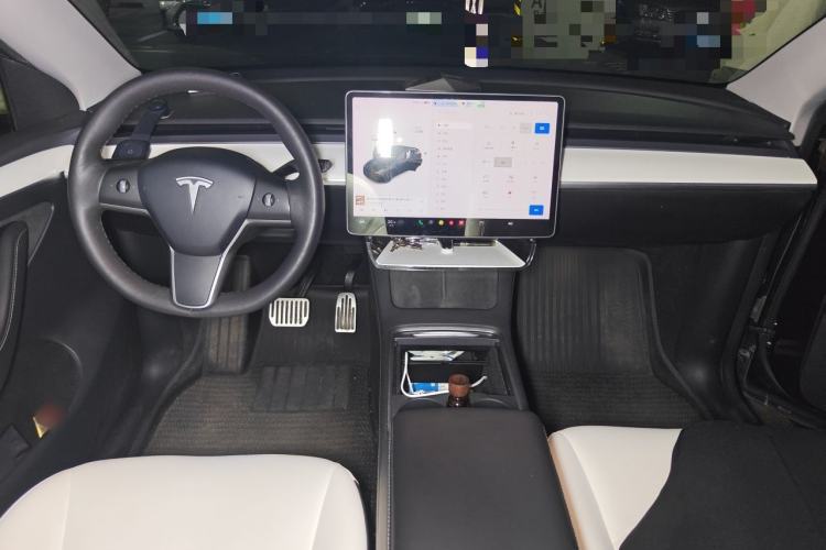 Used Tesla Model Y 2021 Long-Range All-Wheel-Drive Version 3D7 Center Console