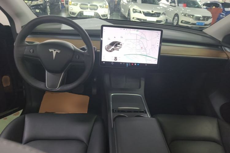 Used Tesla Model Y 2021 Long-Range All-Wheel-Drive Version Center Console