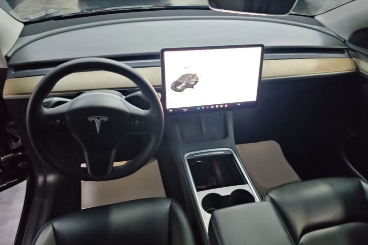 Used Tesla Model Y 2021 Long-Range All-Wheel-Drive Version 3D7 Center Console