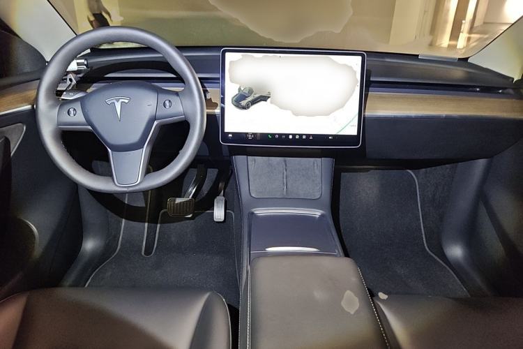 Used Tesla Model Y 2021 Long-Range All-Wheel-Drive Version 3D7 Center Console
