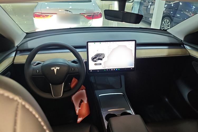 Used Tesla Model Y 2021 Long-Range All-Wheel-Drive Version 3D7 Center Console