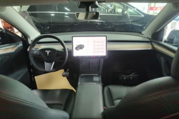 Used Tesla Model Y 2021 Long-Range All-Wheel-Drive Version Center Console
