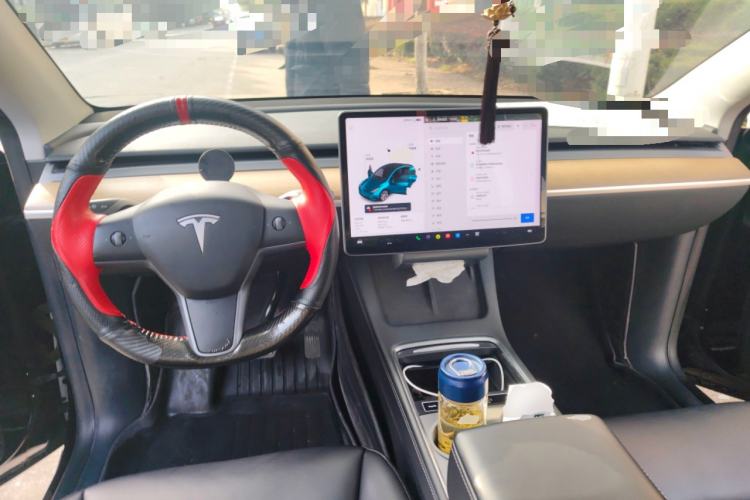 Used Tesla Model Y 2021 Standard Range Rear-Wheel Drive Version Center Console