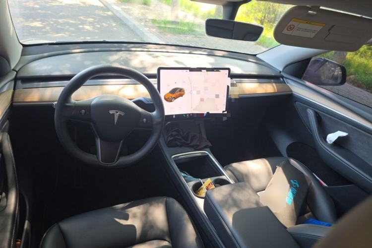 Used Tesla Model Y 2021 Long-Range All-Wheel-Drive Version Center Console