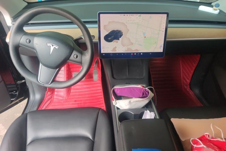Used Tesla Model Y 2021 Long-Range All-Wheel-Drive Version 3D7 Center Console