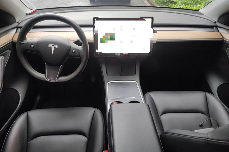 Used Tesla Model Y 2021 Long-Range All-Wheel-Drive Version Center Console