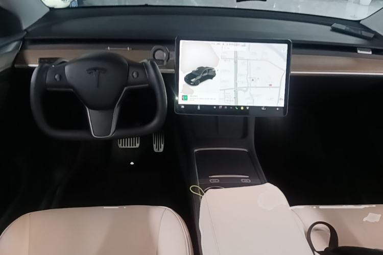 Used Tesla Model Y 2021 Long-Range All-Wheel-Drive Version 3D7 Center Console