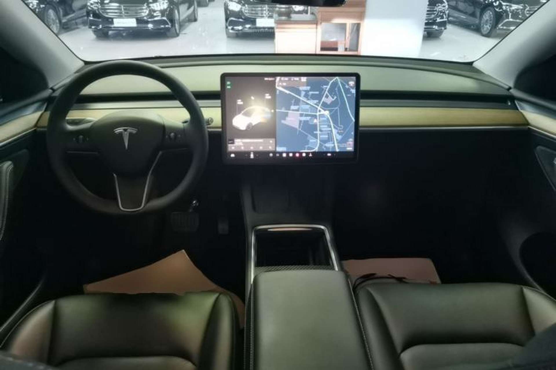 Used Tesla Model Y 2021 Long-Range All-Wheel-Drive Version Center Console