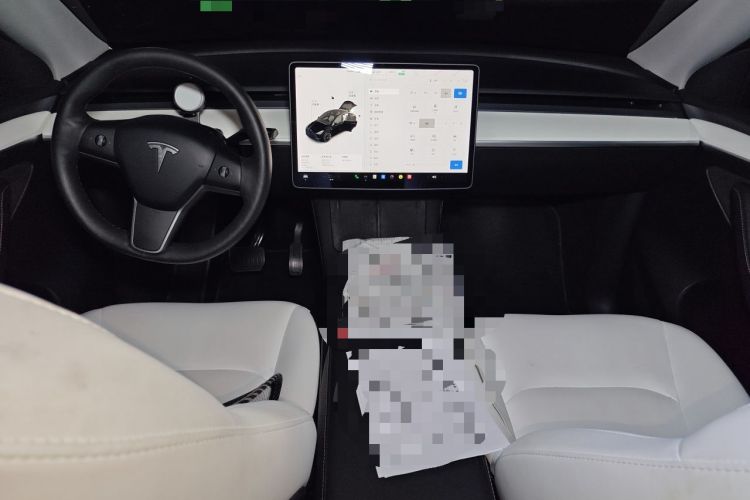 Used Tesla Model Y 2021 Long-Range All-Wheel-Drive Version Center Console