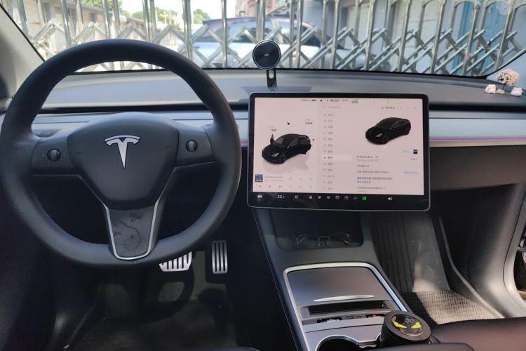 Used Tesla Model Y 2021 Performance High-Performance All-Wheel-Drive Version Center Console