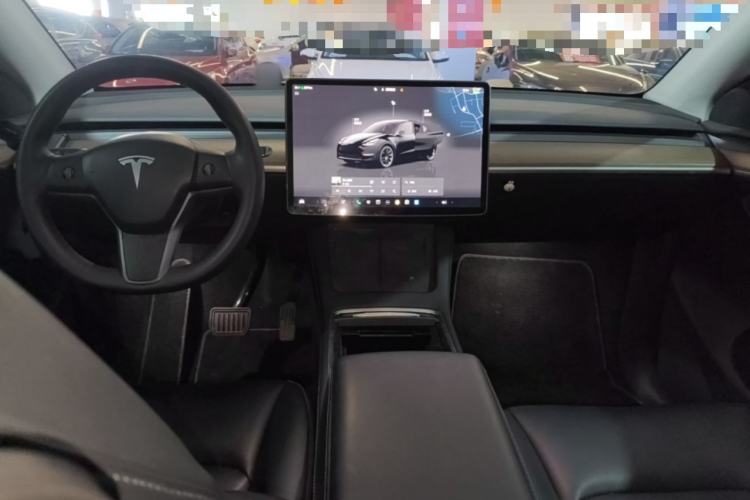 Used Tesla Model Y 2021 Long-Range All-Wheel-Drive Version Center Console