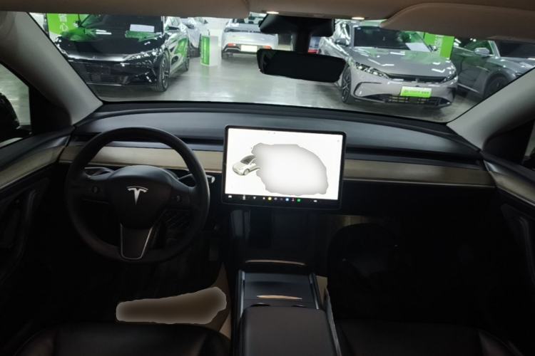 Used Tesla Model Y 2021 Long-Range All-Wheel-Drive Version 3D7 Center Console