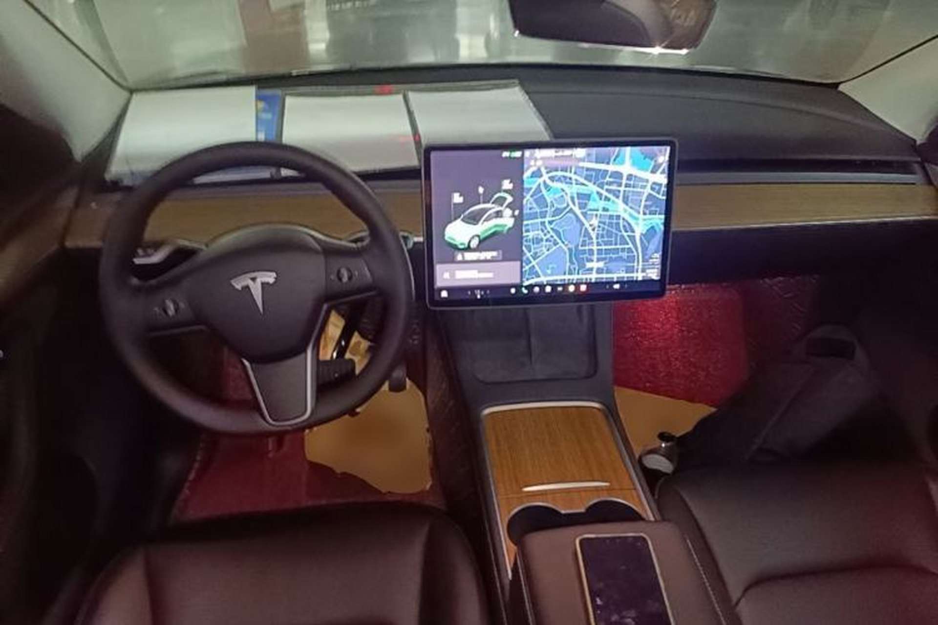 Used Tesla Model Y 2021 Standard Range Rear-Wheel Drive Version Center Console