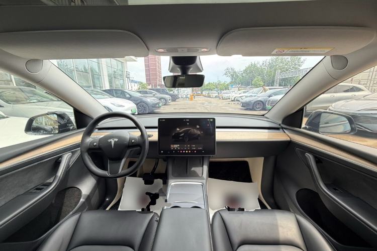 Used Tesla Model Y 2021 Revised Version 2 Long-Range All-Wheel-Drive Edition Center Console