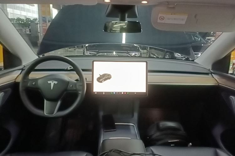 Used Tesla Model Y 2021 Long-Range All-Wheel-Drive Version Center Console