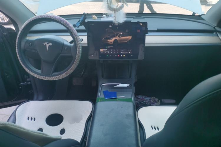 Used Tesla Model Y 2021 Revised Version 2 Long-Range All-Wheel-Drive Edition Center Console