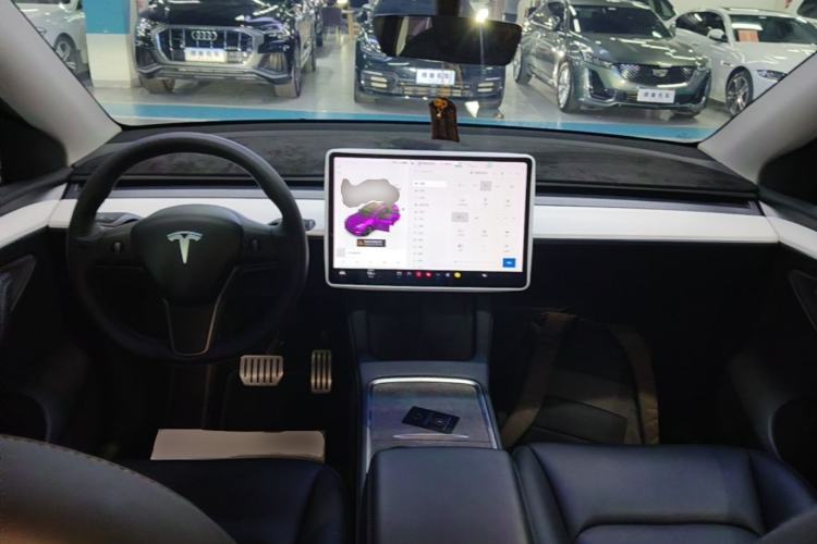 Used Tesla Model Y 2021 Long-Range All-Wheel-Drive Version 3D7 Center Console