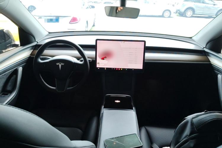 Used Tesla Model Y 2021 Long-Range All-Wheel-Drive Version 3D7 Center Console