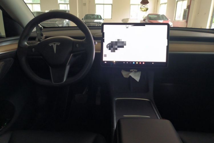 Used Tesla Model Y 2021 Long-Range All-Wheel-Drive Version Center Console