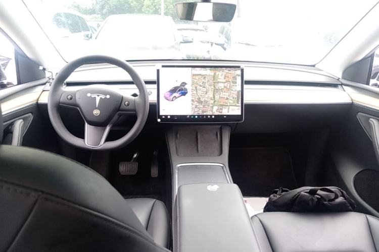 Used Tesla Model Y 2021 Long-Range All-Wheel-Drive Version 3D7 Center Console