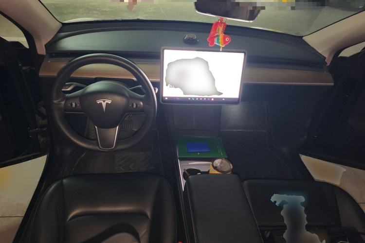 Used Tesla Model Y 2021 Standard Range Rear-Wheel Drive Version Center Console