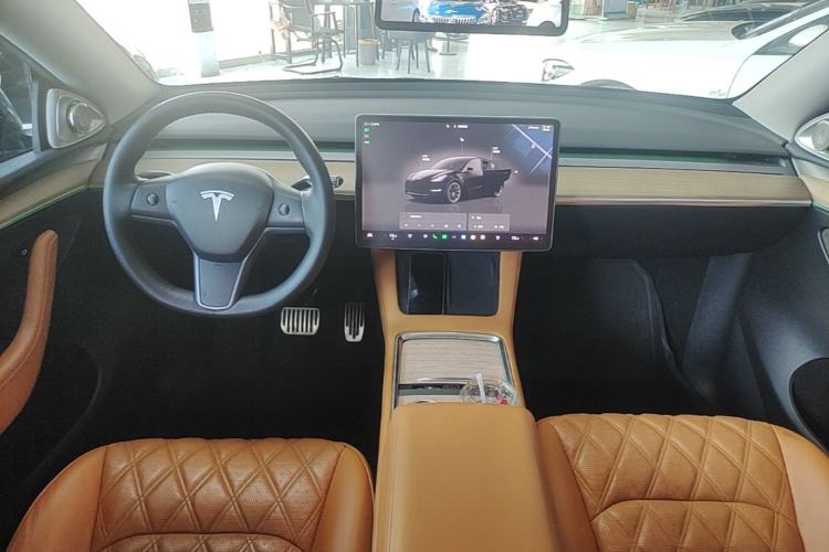 Used Tesla Model Y 2021 Long-Range All-Wheel-Drive Version 3D7 Center Console
