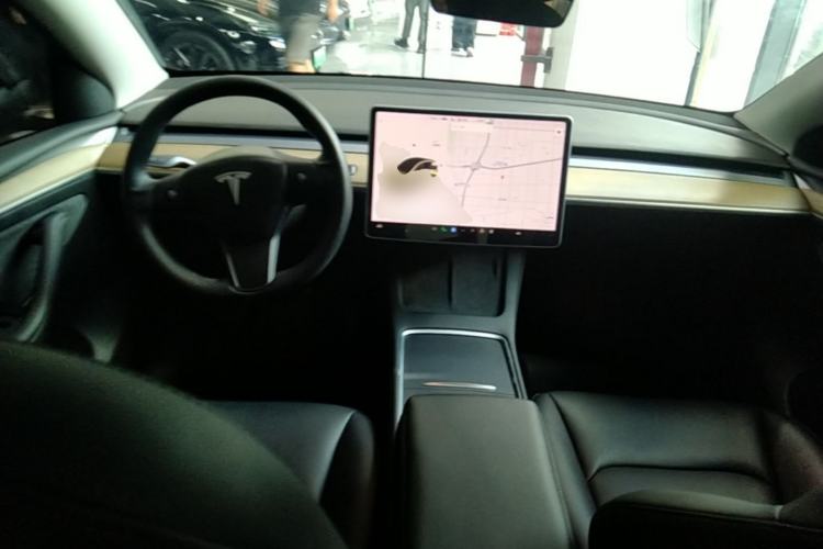 Used Tesla Model Y 2021 Long-Range All-Wheel-Drive Version 3D7 Center Console