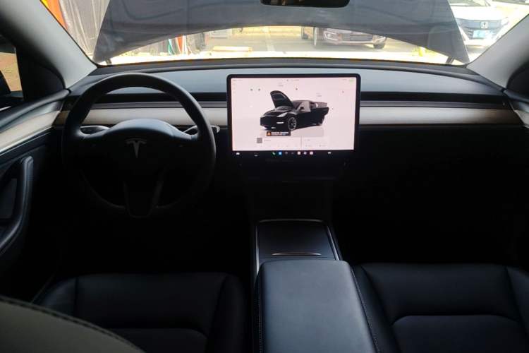 Used Tesla Model Y 2021 Revised Version 2 Long-Range All-Wheel-Drive Edition Center Console