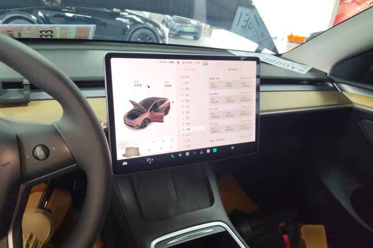Used Tesla Model Y 2021 Standard Range Rear-Wheel Drive Version Center Console