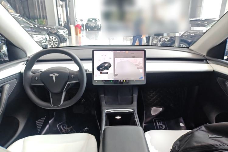 Used Tesla Model Y 2021 Long-Range All-Wheel-Drive Version 3D7 Center Console