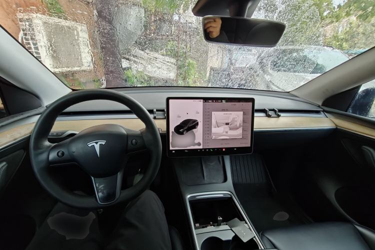 Used Tesla Model Y 2021 Revised Version 2 Long-Range All-Wheel-Drive Edition Center Console