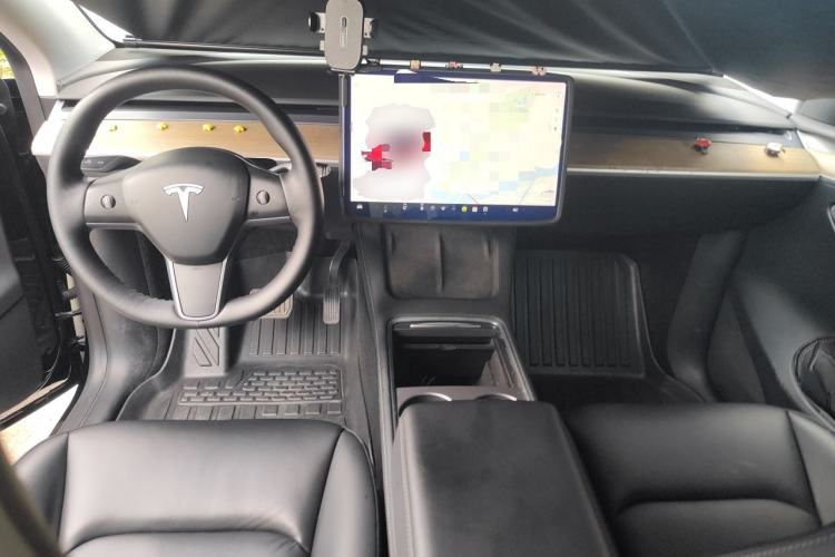 Used Tesla Model Y 2021 Standard Range Rear-Wheel Drive Version Center Console