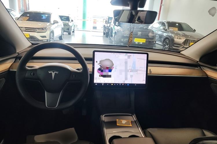 Used Tesla Model Y 2021 Long-Range All-Wheel-Drive Version Center Console