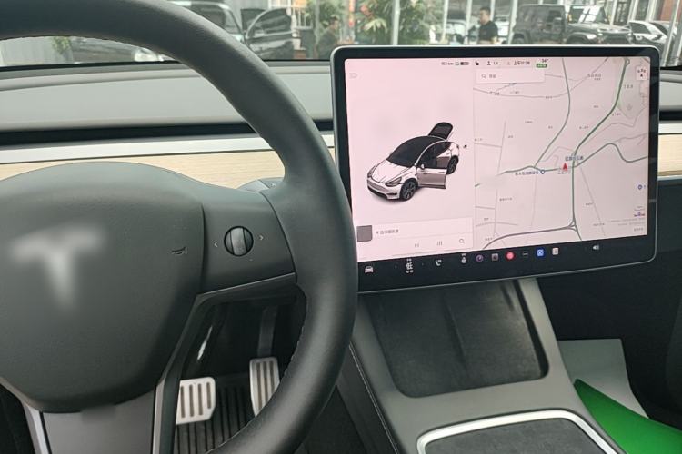 Used Tesla Model Y 2021 Standard Range Rear-Wheel Drive Version Center Console