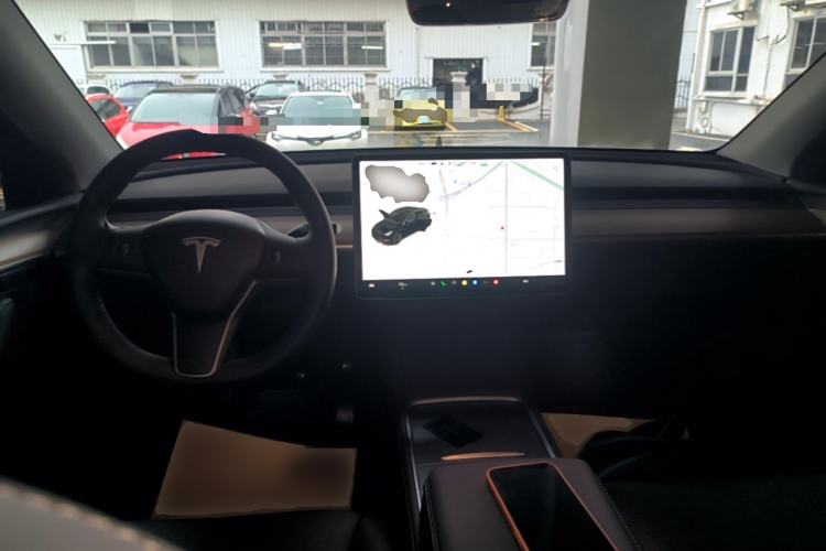 Used Tesla Model Y 2021 Standard Range Rear-Wheel Drive Version Center Console