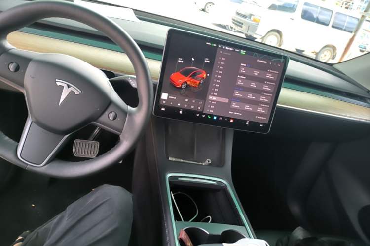 Used Tesla Model Y 2021 Revised Version 2 Long-Range All-Wheel-Drive Edition Center Console