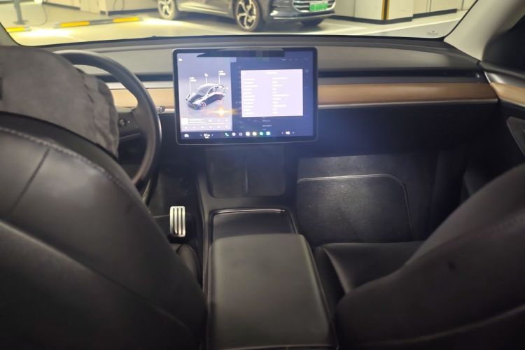 Used Tesla Model Y 2021 Performance High-Performance All-Wheel-Drive Version Center Console