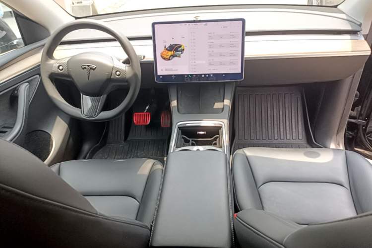 Used Tesla Model Y 2021 Long-Range All-Wheel-Drive Version 3D7 Center Console