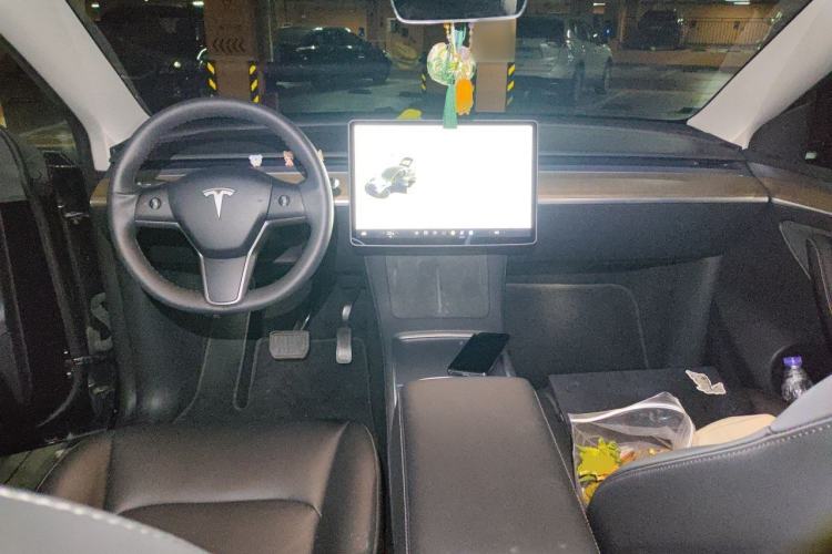 Used Tesla Model Y 2021 Long-Range All-Wheel-Drive Version 3D7 Center Console