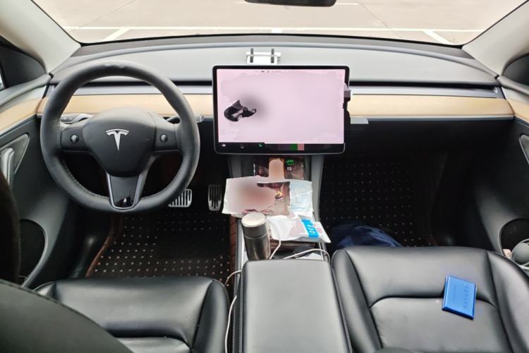 Used Tesla Model Y 2021 Standard Range Rear-Wheel Drive Version Center Console
