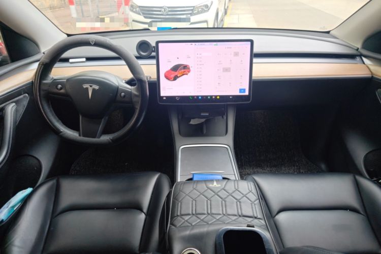 Used Tesla Model Y 2021 Long-Range All-Wheel-Drive Version Center Console