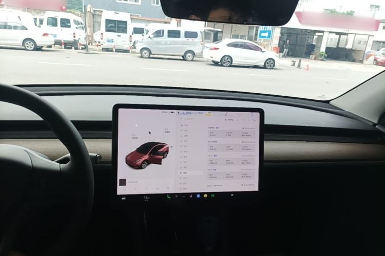 Used Tesla Model Y 2021 Standard Range Rear-Wheel Drive Version Center Console