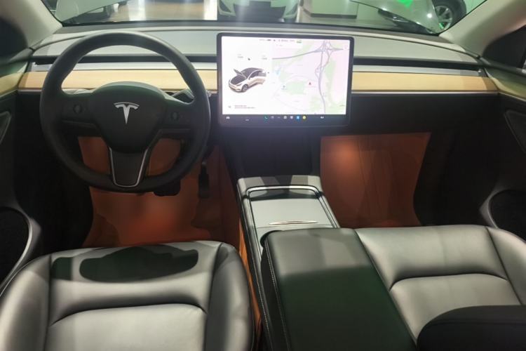 Used Tesla Model Y 2021 Long-Range All-Wheel-Drive Version 3D7 Center Console