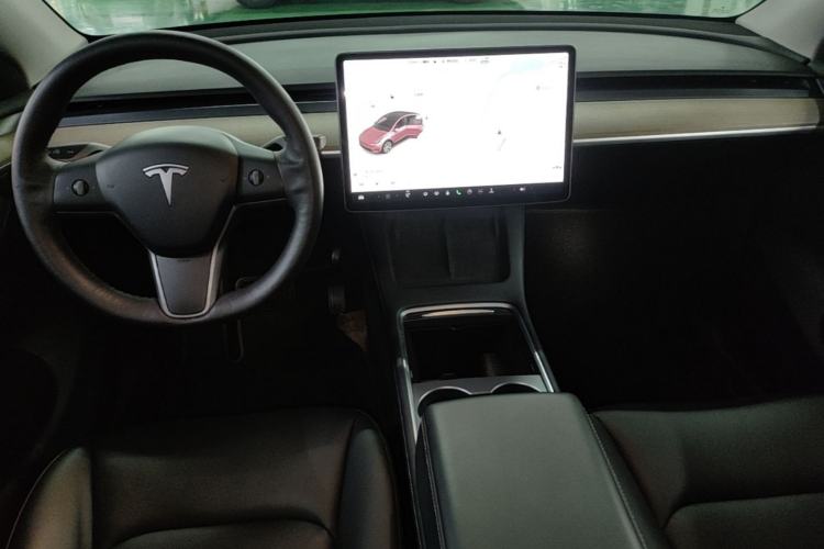 Used Tesla Model Y 2021 Long-Range All-Wheel-Drive Version Center Console