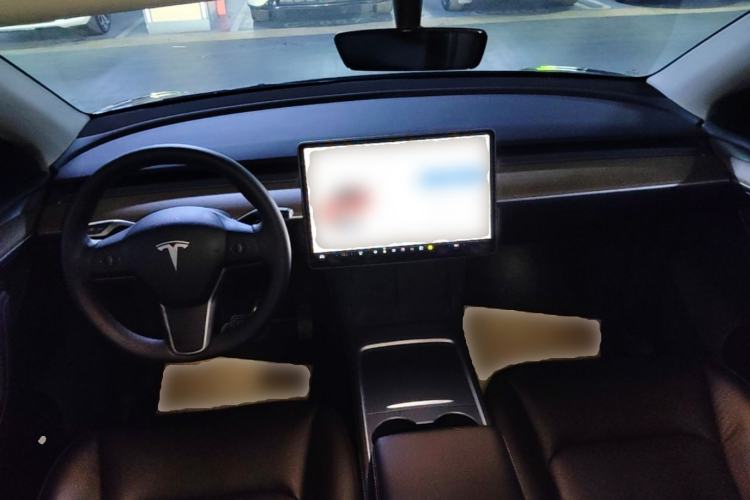 Used Tesla Model Y 2021 Standard Range Rear-Wheel Drive Version Center Console